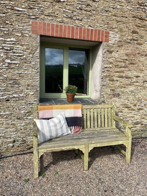 The Wheelhouse At Hewish Mill Villa Bittadon Luaran gambar