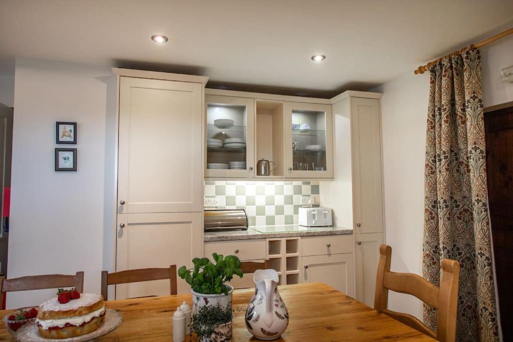 The Wheelhouse At Hewish Mill Villa Bittadon Luaran gambar
